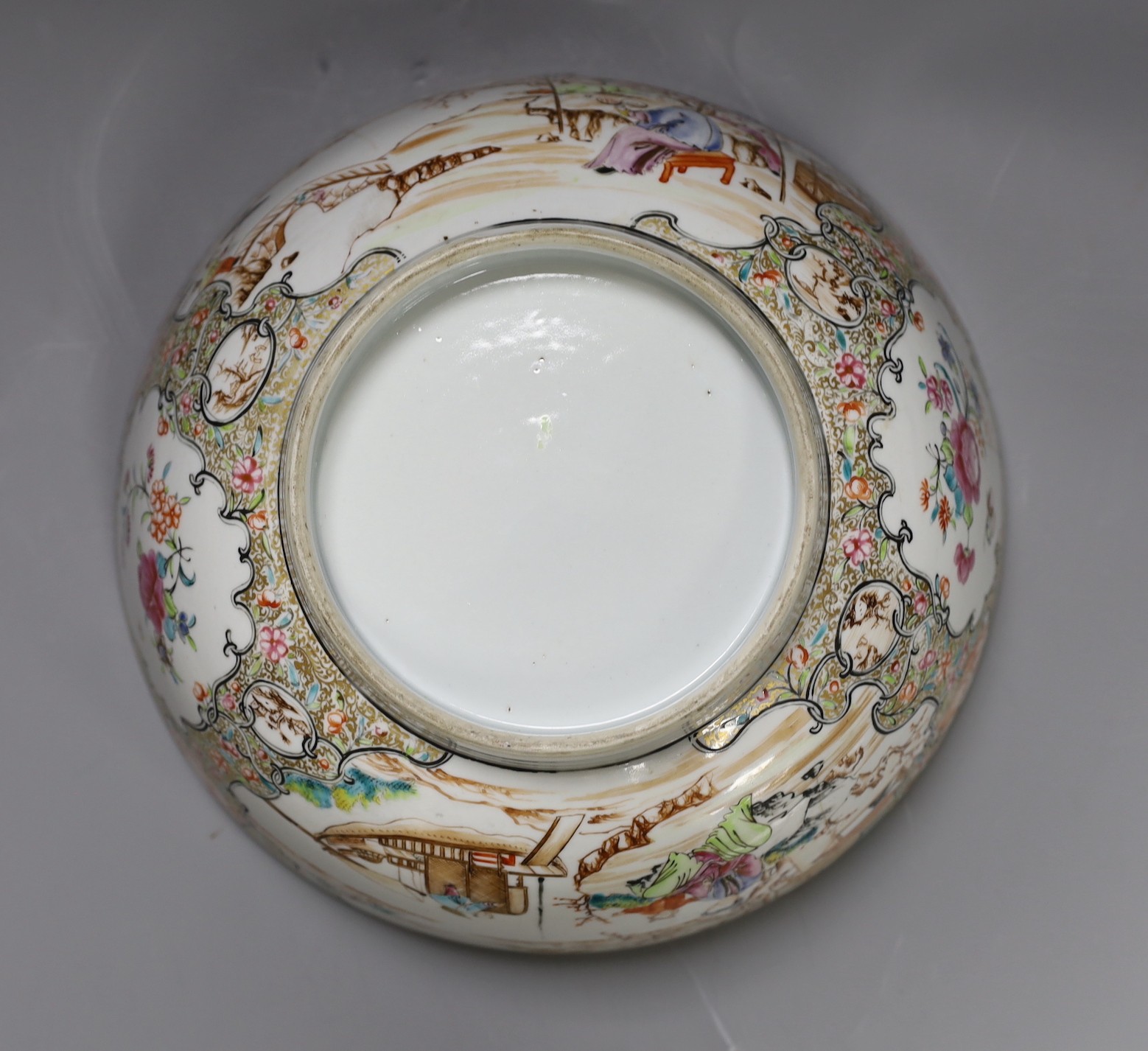 An 18th century Chinese export porcelain footed bowl (with damage) 30cm diameter